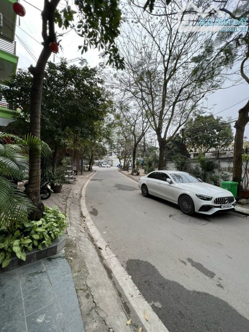 Siêu Phẩm Building Trịnh Công Sơn 205M2 9 Tầng 1 Hầm 143 Tỷ Rất Gần Hồ Tây