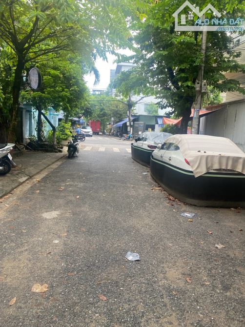 Bán đất tặng nhà cấp 4 đang cho thuê kinh doanh. Mặt tiền Đầm Rong 2, Hải Châu
