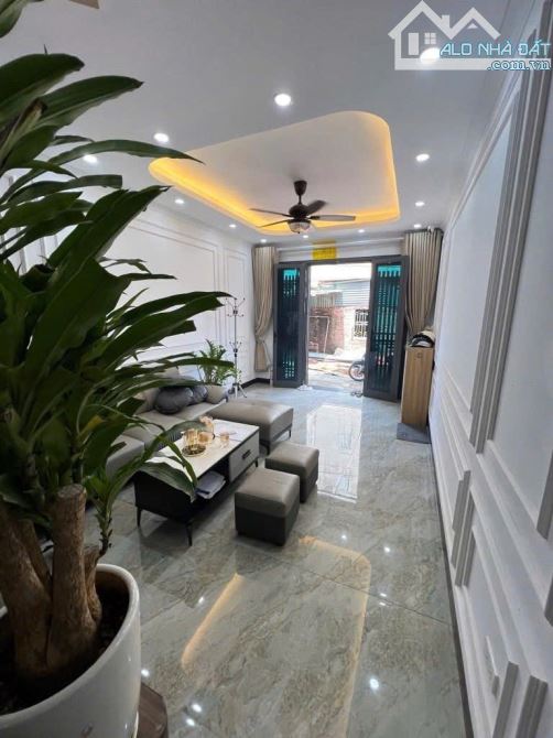 Hàng hiếm Hồ Tùng Mậu, Mỹ Đình. DT 48m2* 5T* MT 4.6m. Nhà đẹp giá tốt, xem ngay kẻo lỡ!