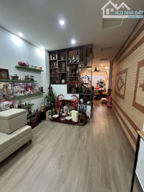 Nhà đẹp long lanh phố Lâm Du 60m2- 4T, dân xây chắc chắn, 5 phút cầu Chương Dương