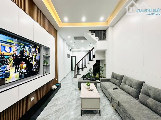 ☘️☘️☘️Bán nhà Văn Hội - Bắc Từ Liêm - ô tô 7 chỗ đỗ cửa - kinh doanh - 54m2 - dân xây - nh