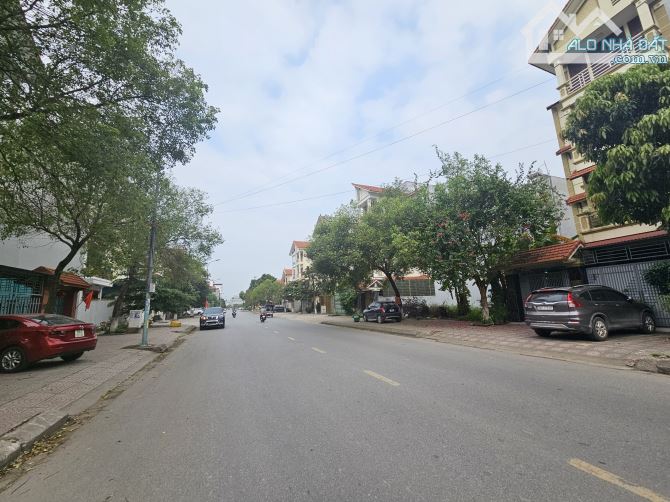 Bán biệt thự liền kề đường nguyễn quyền đại dương DT 130m, MT7m, Hướng TB,Giá,27 tỷ