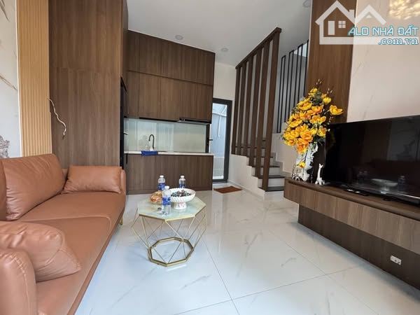NHÀ ĐẸP HOÀNG HOA THÁM - DTSD 40M2 - 2 TẦNG - NHĨNH 4 TỶ - FULL NỘI THẤT - BÌNH THẠNH .