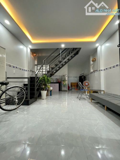 BÁN NHÀ 2 TẦNG GẦN CHỢ ĐÔNG THẠNH HÓC MÔN