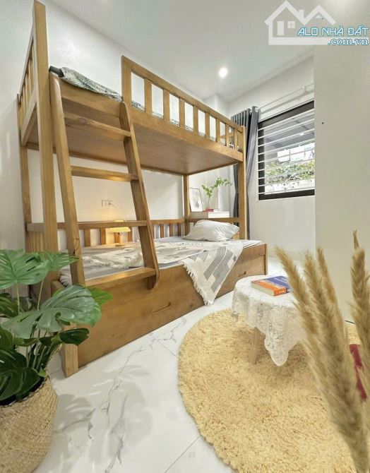Hơn 9 tỷ . CCMN 7 tầng thang máy. 12p KK . TT MỸ ĐÌNH . Dòng tiền 45-50tr/ tháng