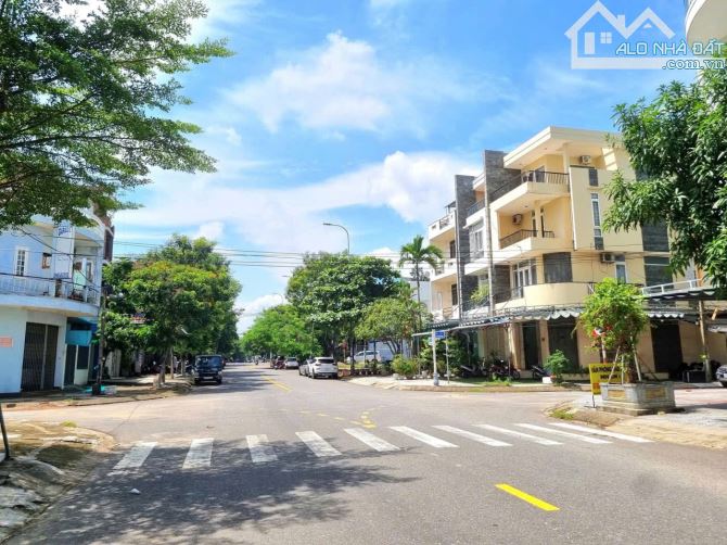 💥 Khu Hiếm - Lô Đất Vàng - DT 130m²-  Mặt Tiền Phùng Hưng - Trung Tâm Quận Thanh Khê.