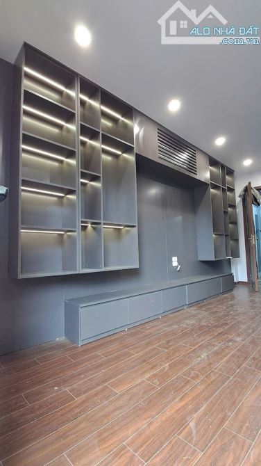 Bán nhà Phương Mai – Kim Liên, 40m², 7 tầng thang máy, ô tô đỗ cửa, tiện kinh doanh!