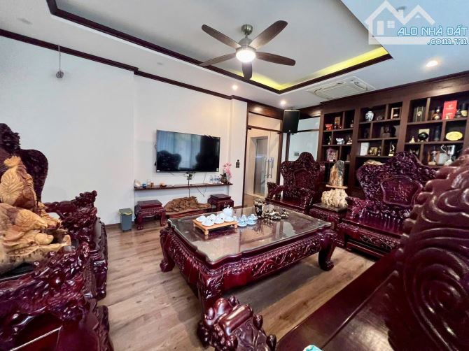 BÁN NHÀ TRẦN QUANG DIỆU, ĐỐNG ĐA - LÔ GÓC 67M x 7T THANG MÁY - MT 6M - Ô TÔ TRÁNH
