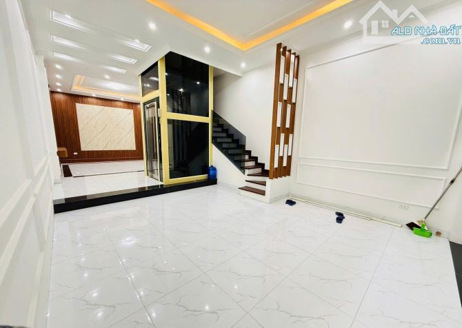 BÁN NHÀ PHÂN LÔ LÊ TRỌNG TẤN, THANH XUÂN - 65M² x 5T THANG MÁY - MT 5M - GARA Ô TÔ