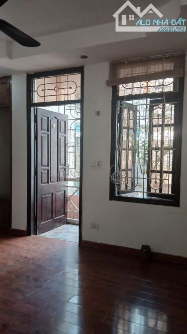 Phố #KimMã, chủ nhà cần tiền bán gấp 30m2 - 5 tầng - 7.3 tỷ