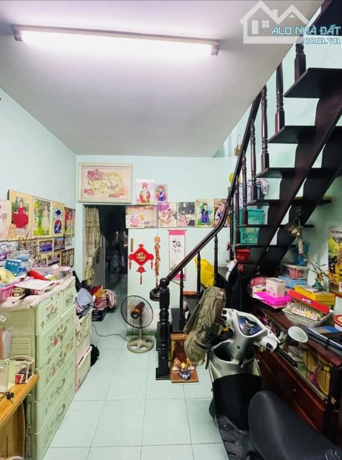 Bán nhà gần chợ, quận tân bình, hẻm thoáng, shr, nhỉnh 3 tỷ