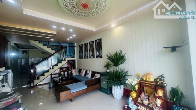 Bán nhà mặt đường tuyến 2 Trần Tất Văn