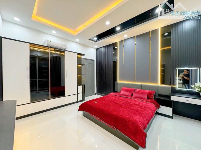Siêu Phẩm 4 Tầng , XE HƠI ĐỔ CỬA , Ngang 5.3m , Huỳnh Tấn Phát , giá 7Tỷ Hơn - 10