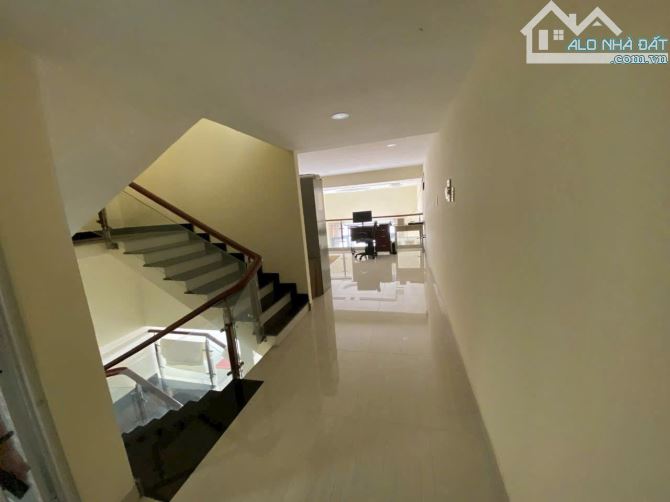 Bán 2 căn nhà liền kề 10x20m, khu Dân Cư 38ha đường Dương Thị Giang, giá 13 tỷ - 10