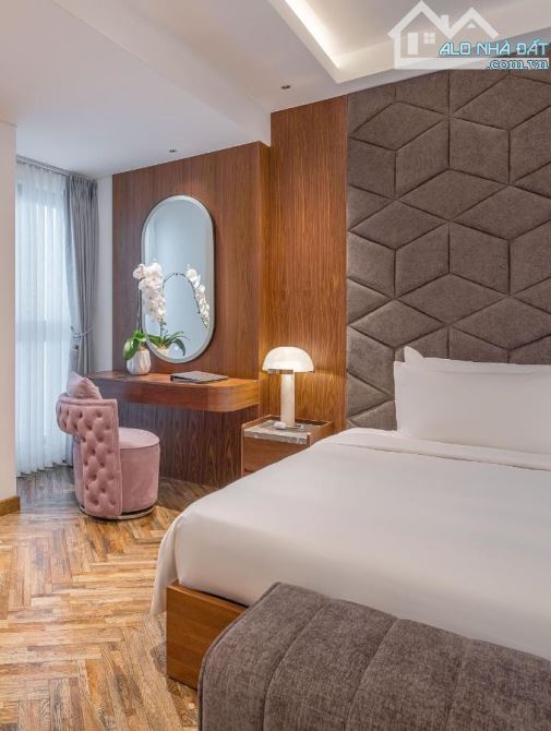 Cần bán gấp khách sạn mặt phố Lò Sũ 236m2, 15 tầng, MT 7.5m, 71 phòng - Giá 259 tỷ - 10