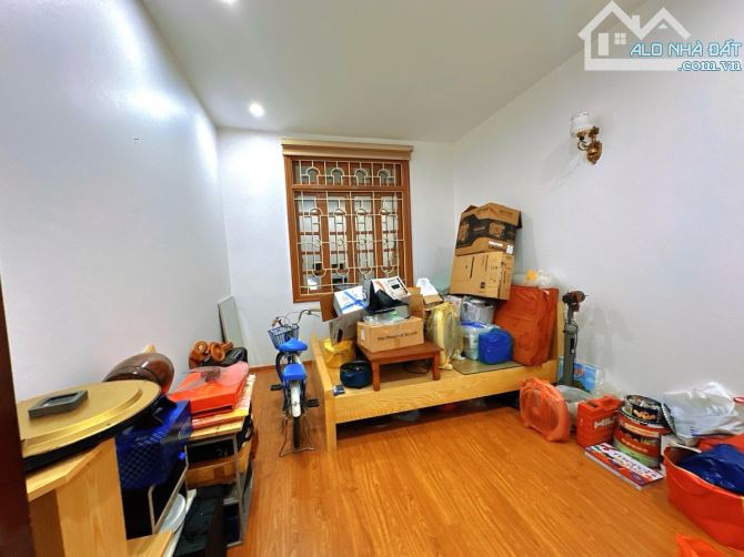 HÀO NAM-ĐỐNG ĐA-LÔ GÓC 3 MẶT THOÁNG-NHÀ DÂN XÂY-ĐẦY ĐỦ CÔNG NĂNG-GẦN Ô TÔ-13.2 TỶ - 11