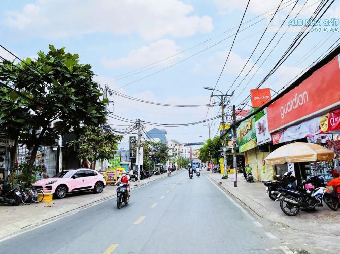 Cần tiền bán gấp Nhà 2 tầng DT đẹp 96m2 (5.5 x 18m) ngay Hoàng Diệu 2 đường oto 9.2 Tỷ - 11