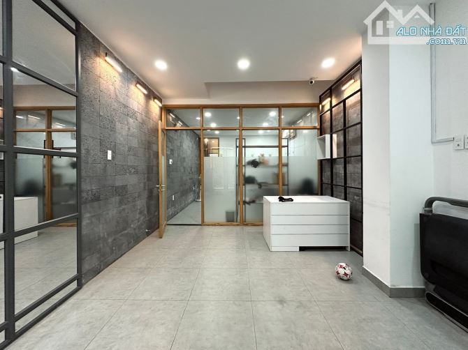 SIÊU VỊ TRÍ QUẬN 1 -HAI BÀ TRƯNG - TÂN ĐỊNH- 70M2(4.2 ❌ 17m) 5 TẦNG - HẺM Ô TÔ - GIÁ 22 TỶ - 11