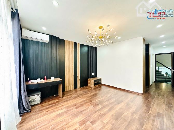 Nhà Mặt Ngõ Trần Nguyên Hãn Ô Tô Vào Nhà Kinh Doanh Tại Nhà - 11