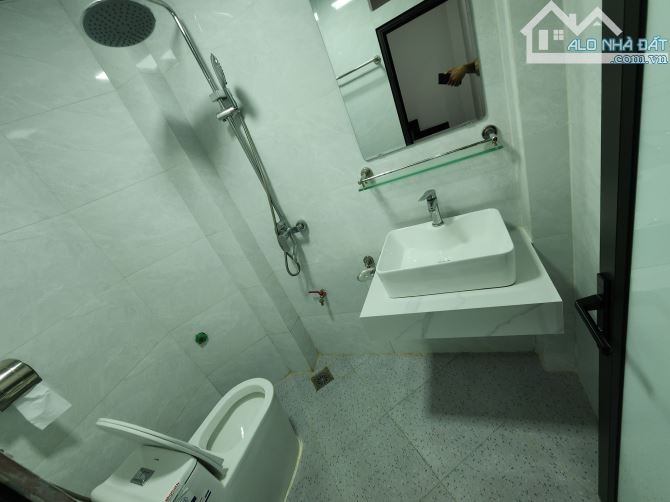 BÁN NHÀ NGÕ 46 NGÔ QUYỀN, DT 30M, 5T, MT 3,8M, GIÁ 7,7 TỶ - 11