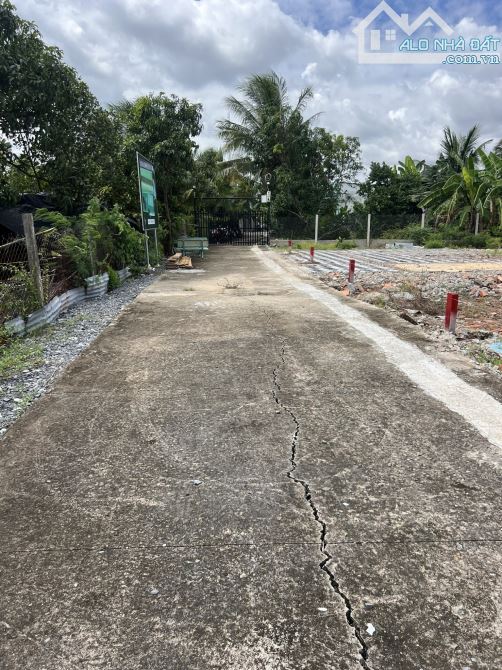 Bán nền đất 92m2 1 xẹt đường Đoàn Nguyễn Tuấn gần chợ Hưng Long ô tô vào tận đất 29tr/m2 - 2
