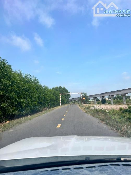 XÃ ĐẤT ĐỎ - TP HCM NGAY TRƯỚC CỔNG KCN ĐẤT ĐỎ   📐Dt  22m x97m- 2000M2 - 1