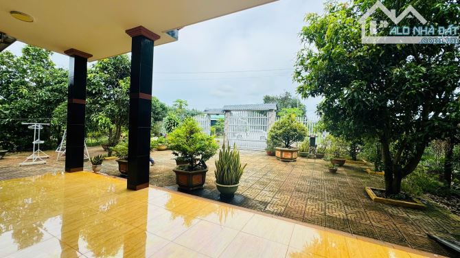 NHÀ VƯỜN SUM SUÊ GẦN 3000M2 ĐẤT ĐỎ- HCM🏝️🏝️🏝️ 🌈🌈GIÁ BÁN: 10TỶ TL🌈🌈 ---- 🌈Dt: 2715m - 1