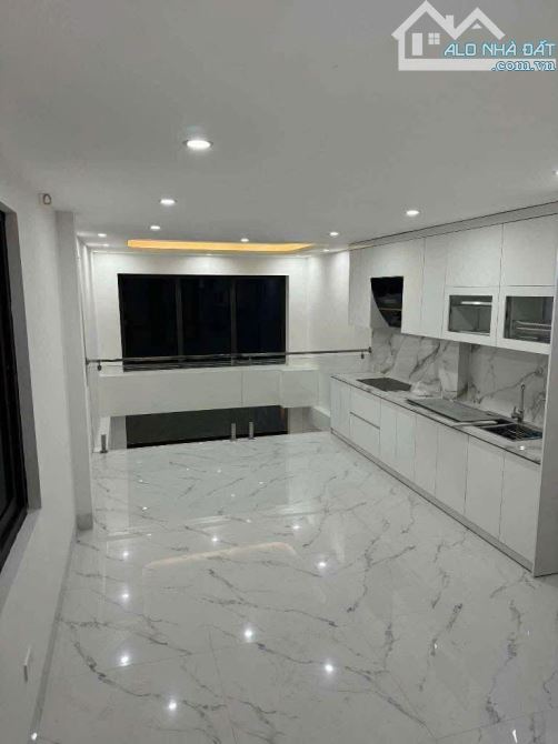 Chủ cần B.án gấp_TÂY MỖ_lô góc, ô tô cách 1 nhà, 36m2, 6 tầng, thang máy, sát bãi ô tô - 1