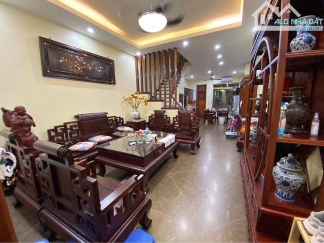BIỆT THỰ SÂN VƯỜN THÁI THỊNH ĐỐNG ĐA-MT 9M ÔTÔ ĐỖ CỬA YÊN TĨNH Ở SƯỚNG-101M2/5T/GIÁ 17 TỶ - 1