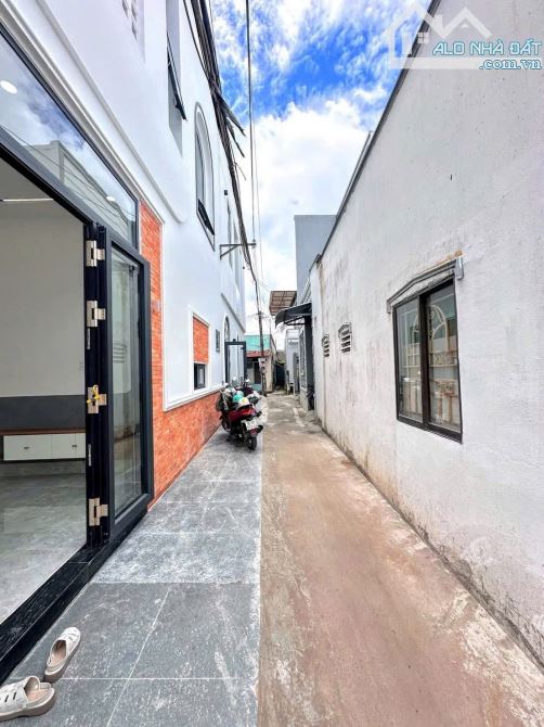 🍁Bán Nhà Trệt lầu hẻm 311 đường Nguyễn Văn Cừ, P. Cái Khế( An hoà củ) Có 2 Phòng Ngủ, Thi - 1