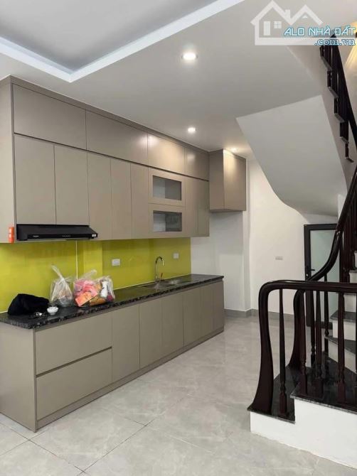 NGÔ GIA TỰ THANH AM 5 TẦNG Ô TÔ ĐỖ CỬA - 1 NHÀ TA PHỐ - MỚI KOONG - GIÁ ĐẦU TƯ 5,85 ty - 1