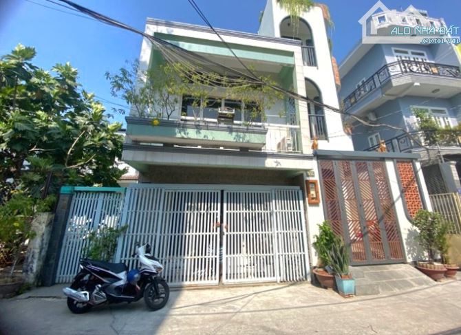 bán nhà trung tâm quận 8, đường lương văn can, 6.3x29m, ô tô đỗ cửa - 1