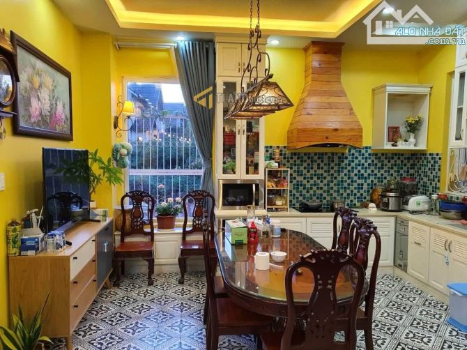 Villa sân vườn P8 Trần Quang Khải Đà Lạt 200m2 chỉ còn hơn 14 tỷ - 1
