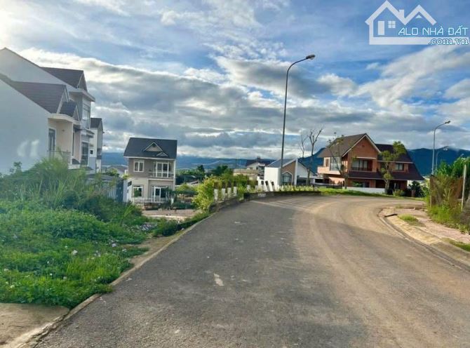 Đà Lạt - Đất KQH Nguyễn Hoàng - 100m2 - 4,3 tỷ - 1