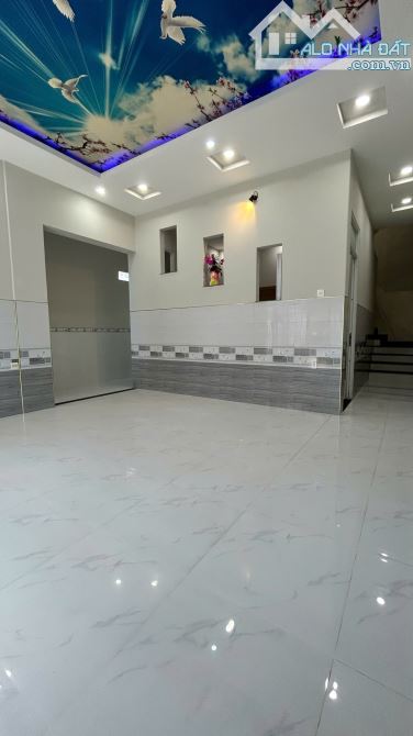 BÁN NHÀ NGUYỄN VĂN QUÁ, NGAY CHỢ CẦU, 6,4X11M, 2 TẦNG SÂN THƯỢNG - 1