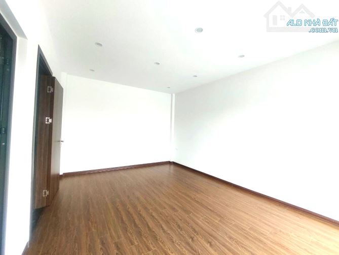 BÁN NHÀ ĐƯỜNG BÁT KHỐI 35M2, 5 TẦNG, NGÕ NÔNG, Ô TÔ ĐỖ CỔNG, 6.5 TỶ. - 1