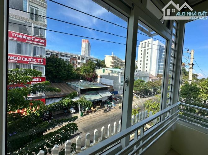 Bán nhà 4tầng đường Tôn Thất Tùng, Nha Trang. Trục đường giữa Phạm Văn Đồng và 2/4 - 1