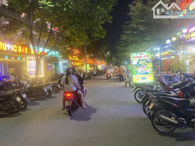 BÁN BIỆT THỰ PHÙNG KHOANG - NAM TỪ LIÊM –131M2 – VỈA HÈ RỘNG – Ô TÔ TRÁNH – GIÁ CHỈ 29.8TỶ - 1