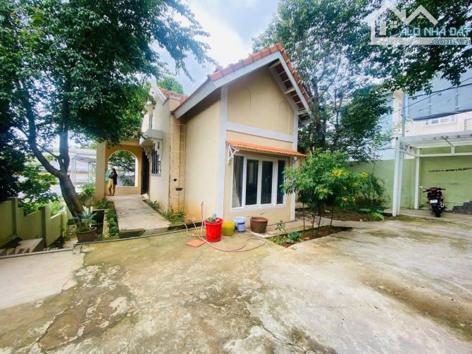 Giảm 6 tỷ bán nhanh nhà sân vườn 400m2 đường Hùng Vương-Đà Lạt - 1