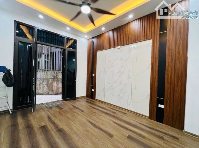 Bán nhà Ngõ Thông Phong  45 m2, 4 ngủ, mặt ngõ rộng, 30m ra ô tô, chỉ 9.2 tỷ TL. - 1