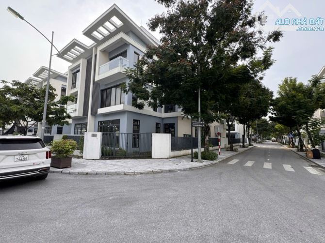 CƠ HỘI HIẾM - DƯƠNG NỘI LÔ GÓC 195M2 - 3 Ô TÔ TRÁNH - MẶT ĐƯỜNG LÊ QUANG ĐẠO KÉO DÀI - 1