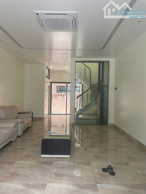 Nhà 6 tầng 74m² MT 5.6m. Gần Aeon Sân Golf, Cầu Vĩnh Tuy Long Biên. Ô tô vào. Giá 14.7 tỷ - 1