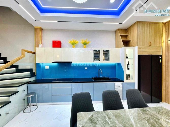Hẻm xe hơi Gần mặt tiền  Hoàng Văn Thụ .P.9. Q.Phú nhuận - 1