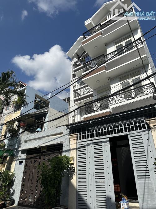 Làng hoa Gò Vấp - NGUYỄN VĂN KHỐI; 65m2 3tầng đúc - HXH đổ cửa - vị trí vàng thuận đi lại - 1