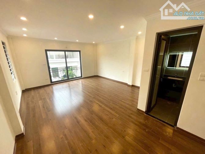 BÁN NHÀ ĐƯỜNG PHÚC LỢI 62M2, 6 TẦNG THANG MÁY, GARA Ô TÔ, 8.2 TỶ. - 1