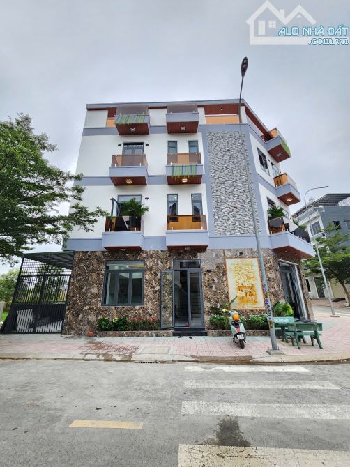 5,8Tỷ TL🔥Bán nhà 2 Mặt tiền_3Tấm_79,4m2 KDC gần đường ĐT743, p.Bình Chuẩn, Tp.Thuận An - 1