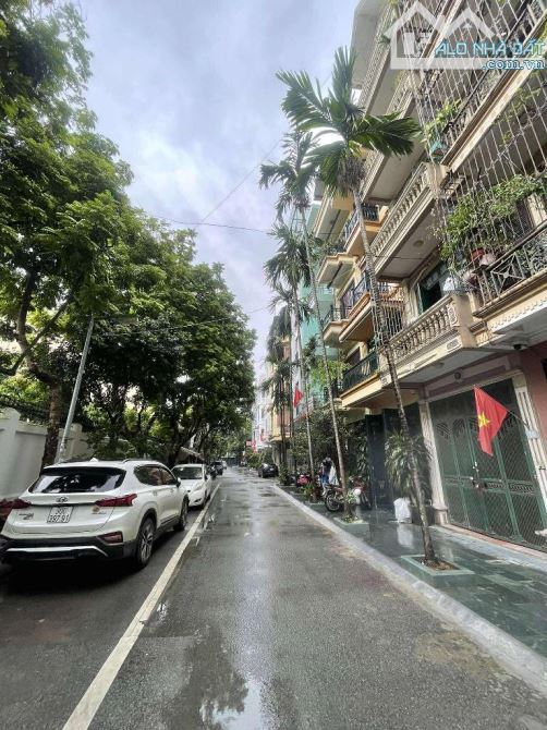 Bán nhà phân lô 6 tầng Phạm Tuấn Tài , vỉa hè , ô tô tránh 51m  22.7 tỉ - 1