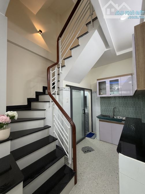 Bán Nhà đẹp cách hẻm xe hơi vài bước chân, hẻm nội bộ Lạc Long Quân, 3 tầng chỉ 3.8 tỷ TL - 1