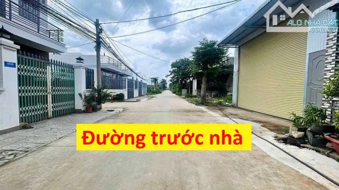 BÁN NHÀ CẤP 4 GIÁ RẺ ĐƯỜNG TRỊNH QUANG NGHỊ GẦN CHỢ PHÚ LẠC - SHR - 790 TR - 1