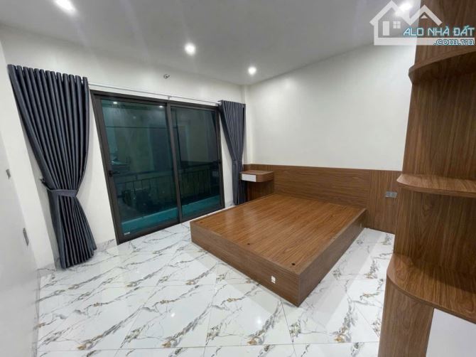 ĐA SỸ - NHÀ RỘNG 5T- THANG MÁY -6 PN. - 1